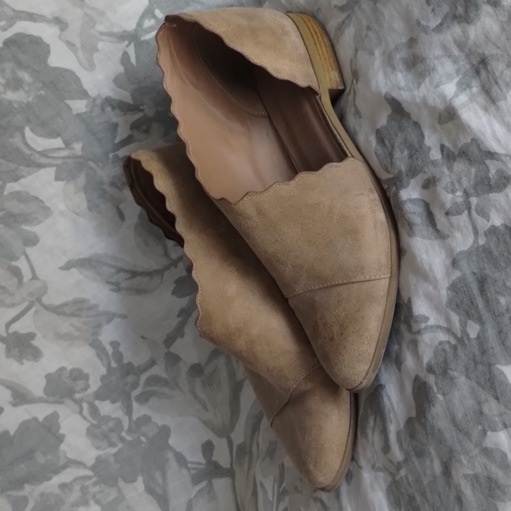 Cute Scalloped edge flats!
